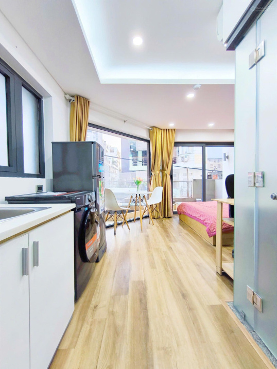 Modern Studio Apartment with Full Amenities
