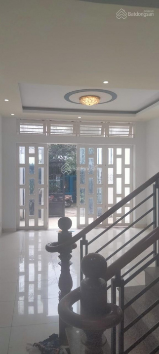 Modern 4-bedroom house with designer interior