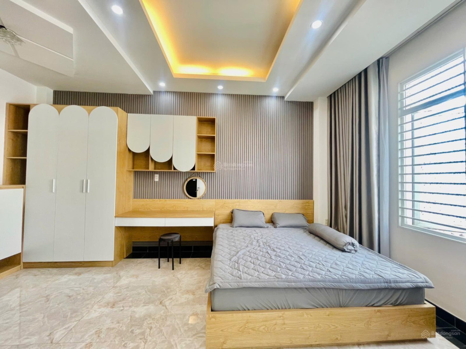 Modern Studio Apartment with Balcony Near Cultural Center