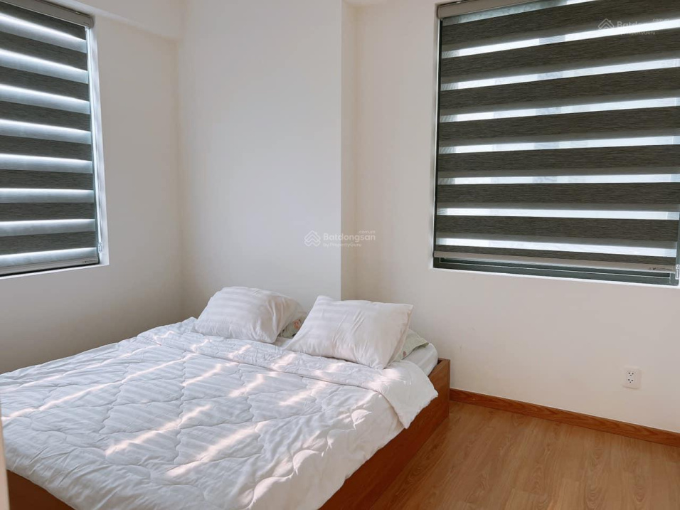 Modern 2BR Apartment with Pool Access