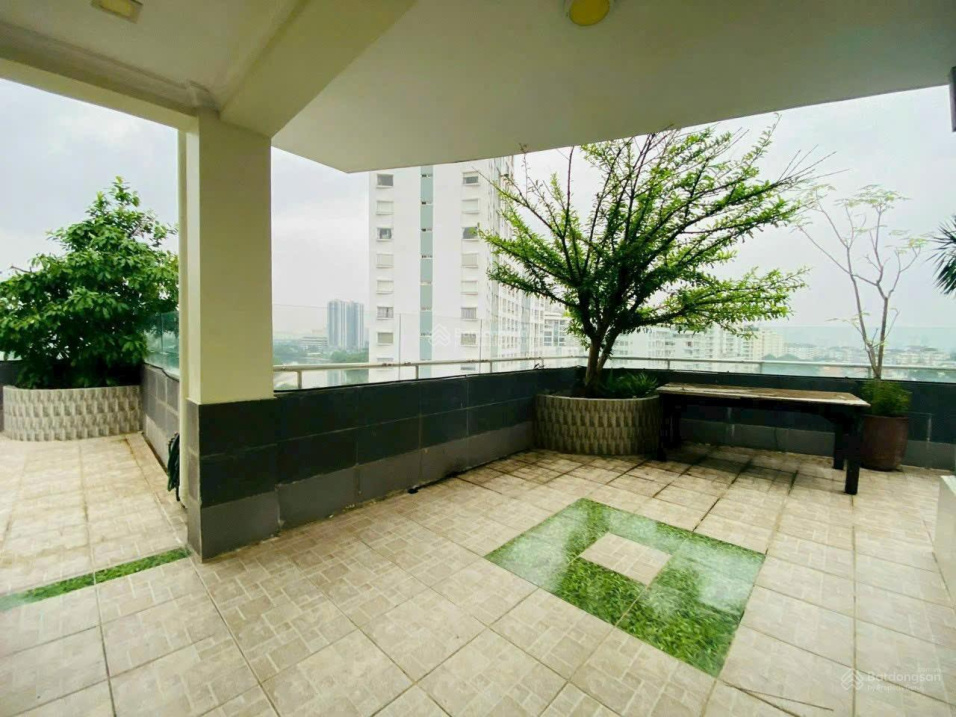 Luxury Duplex Penhouse with Rooftop