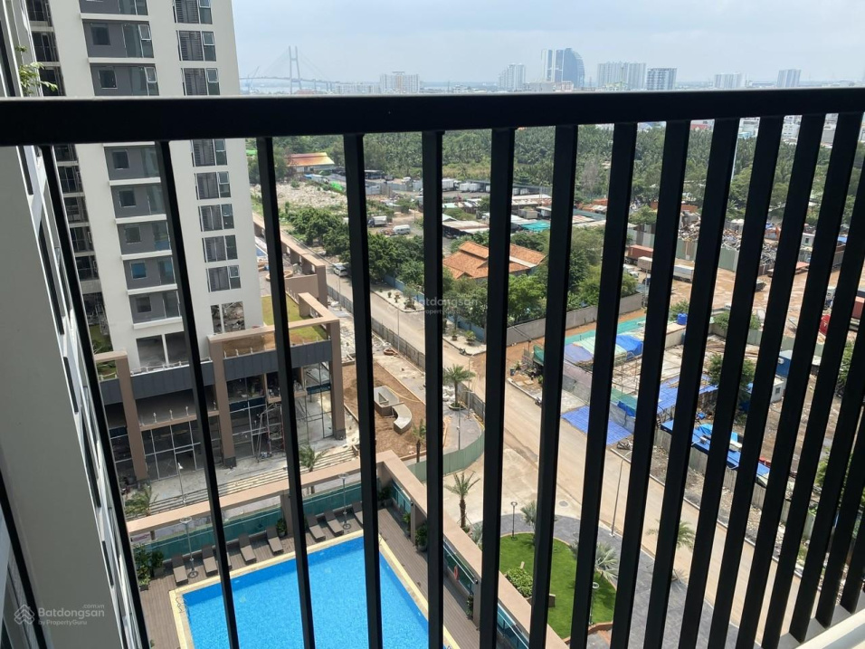 Modern 3-Bedroom Apartment with City Views