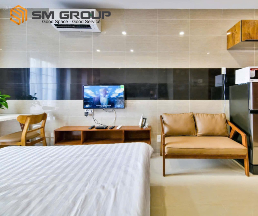 Modern Studio Apartment with Full Kitchen Amenities