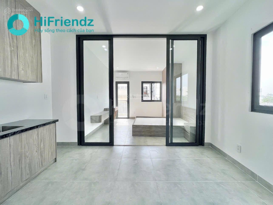Modern 40m² Studio Apartment with Balcony