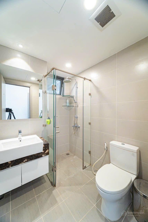 Modern 3-Bedroom Luxury Apartment in Kingston Residence