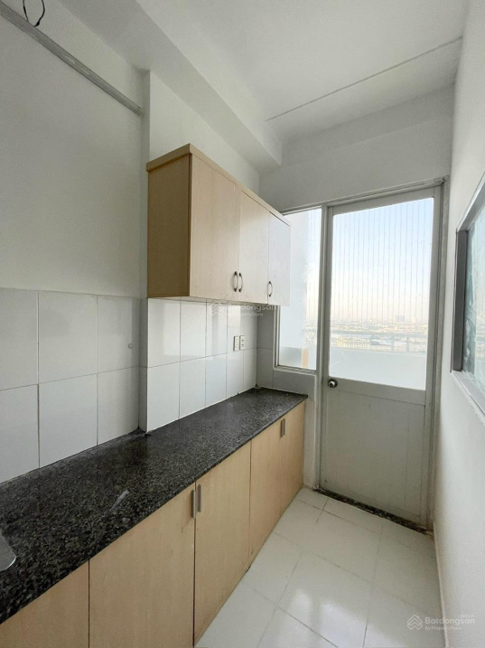 Modern 1 Bedroom Apartment Near Pham Van Dong