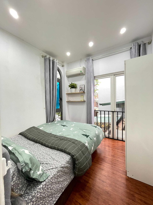 2-Bedroom Apartment at 228 Au Co, Ho Tay with Balcony
