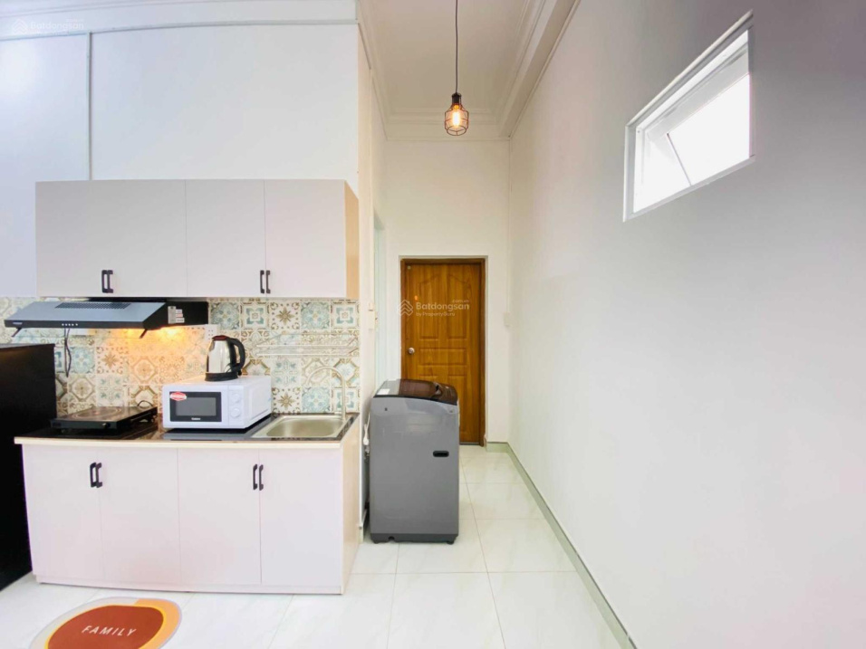 Modern Studio with Balcony near Economics University