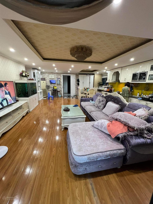 Modern 95m² Apartment with 3 Bedrooms in Hanoi