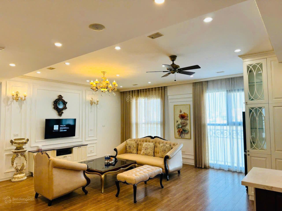 Seasons Avenue Mỗ Lao 2-Bedroom Fully Furnished Apartment
