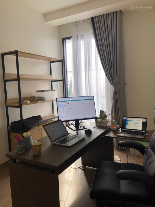 Modern 2-Bedroom Apartment with Workspace in Glory