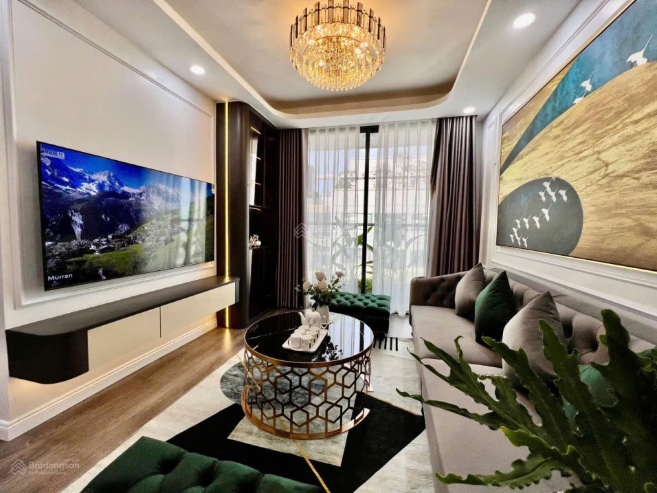 Modern 3-bedroom apartment in Sun Square