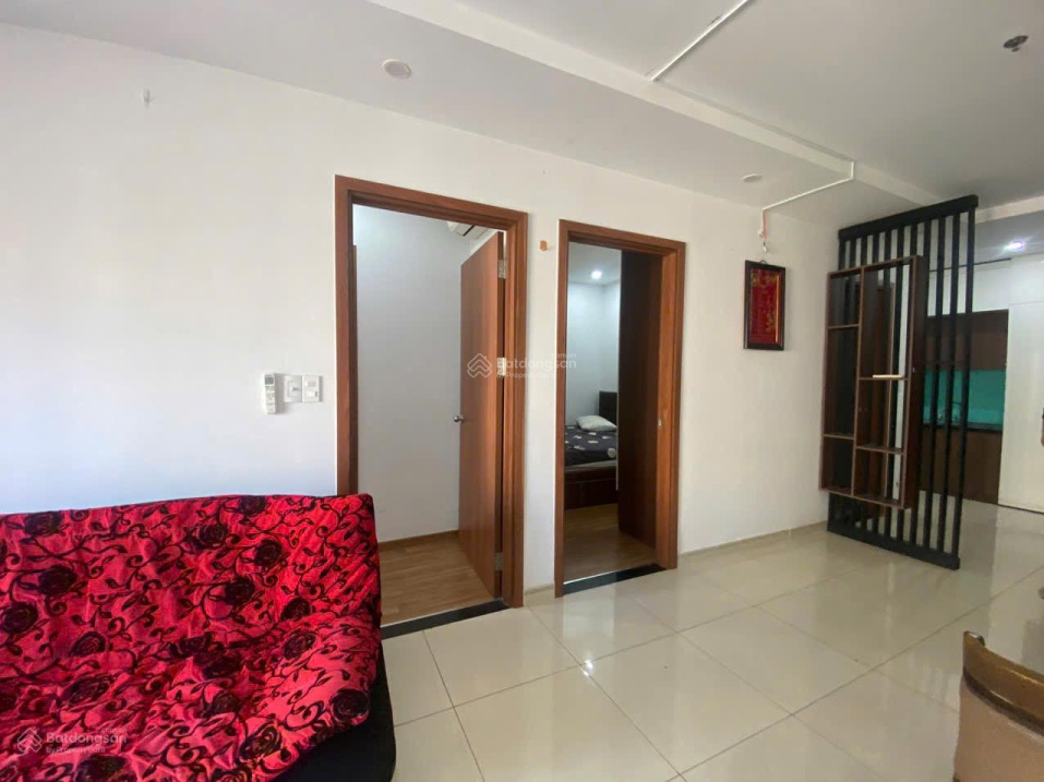 Modern 2-Bed Apartment with Pool in Go Vap