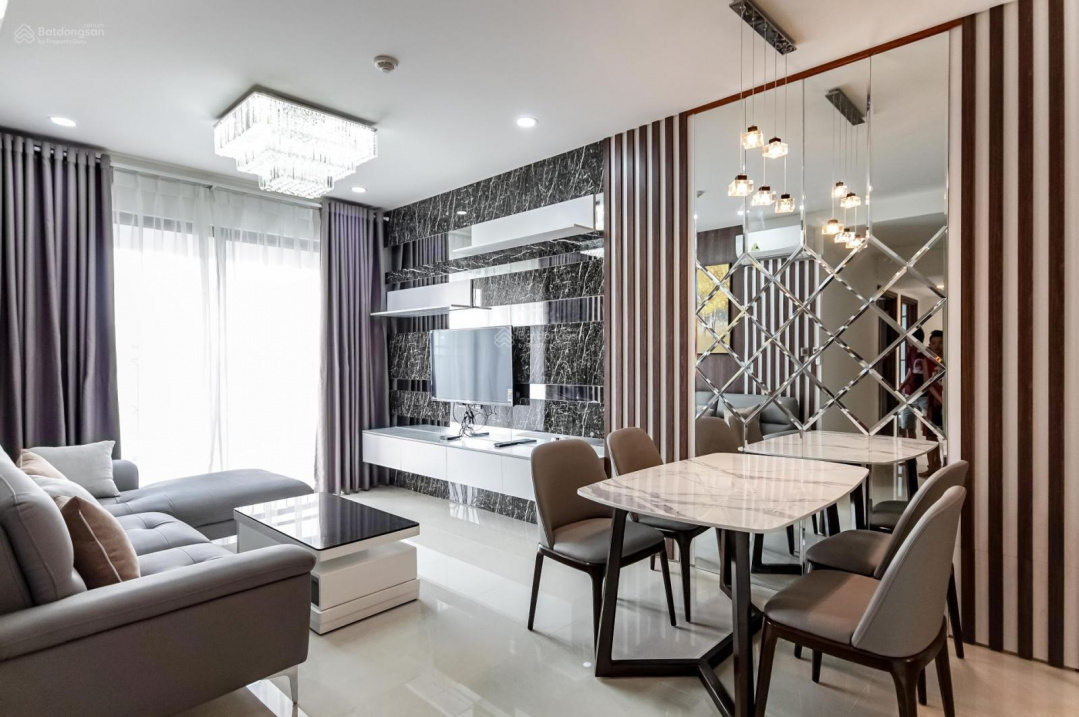 Modern 1-2BR New City Apartment with City Views