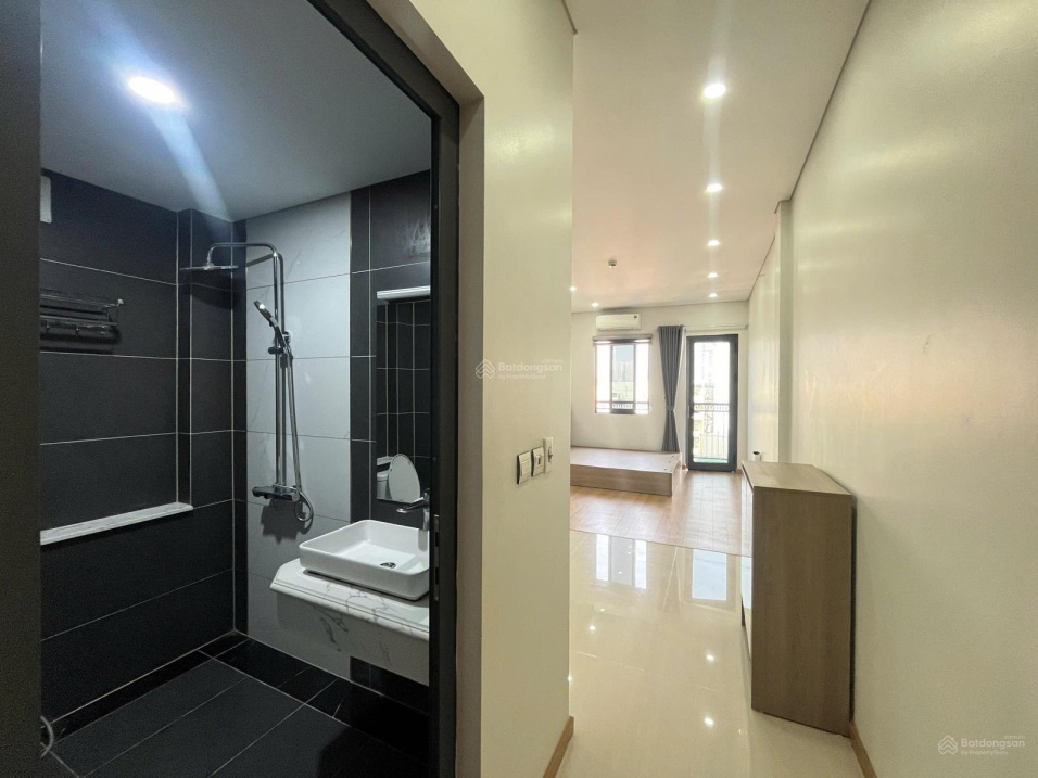 Modern Studio Apartment with Private Washing Machine