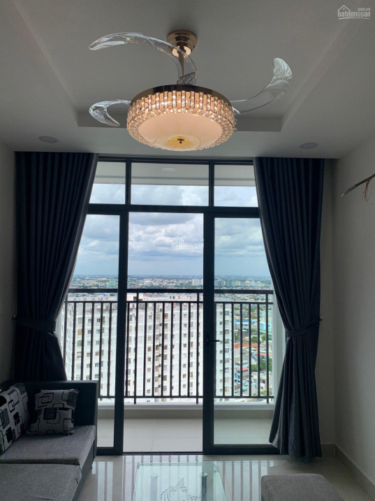 New apartment with pool view, ready to move in