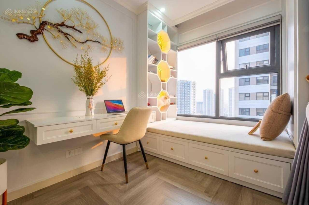 Modern 2-Bedroom Apartment in Hong Kong Tower