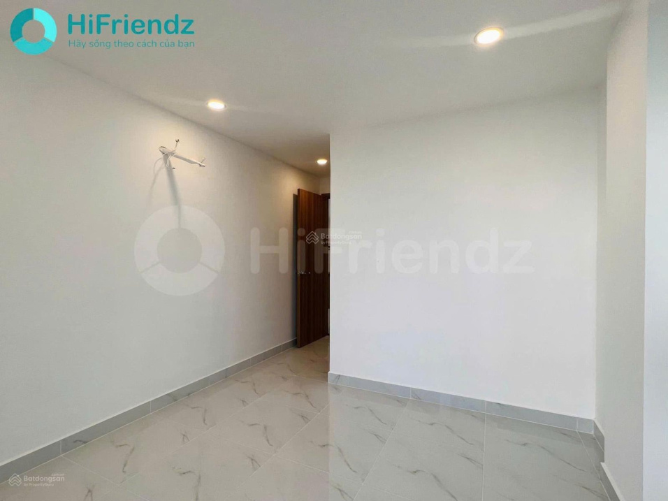 Modern 2-bedroom apartment with city views