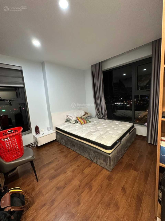 Spacious 3-bedroom apartment at 60 Hoang Quoc Viet, Cau Giay, Hanoi