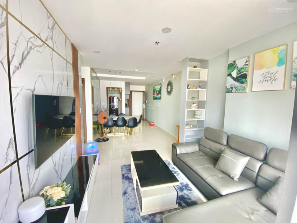 Spacious 68m² Apartment with River View