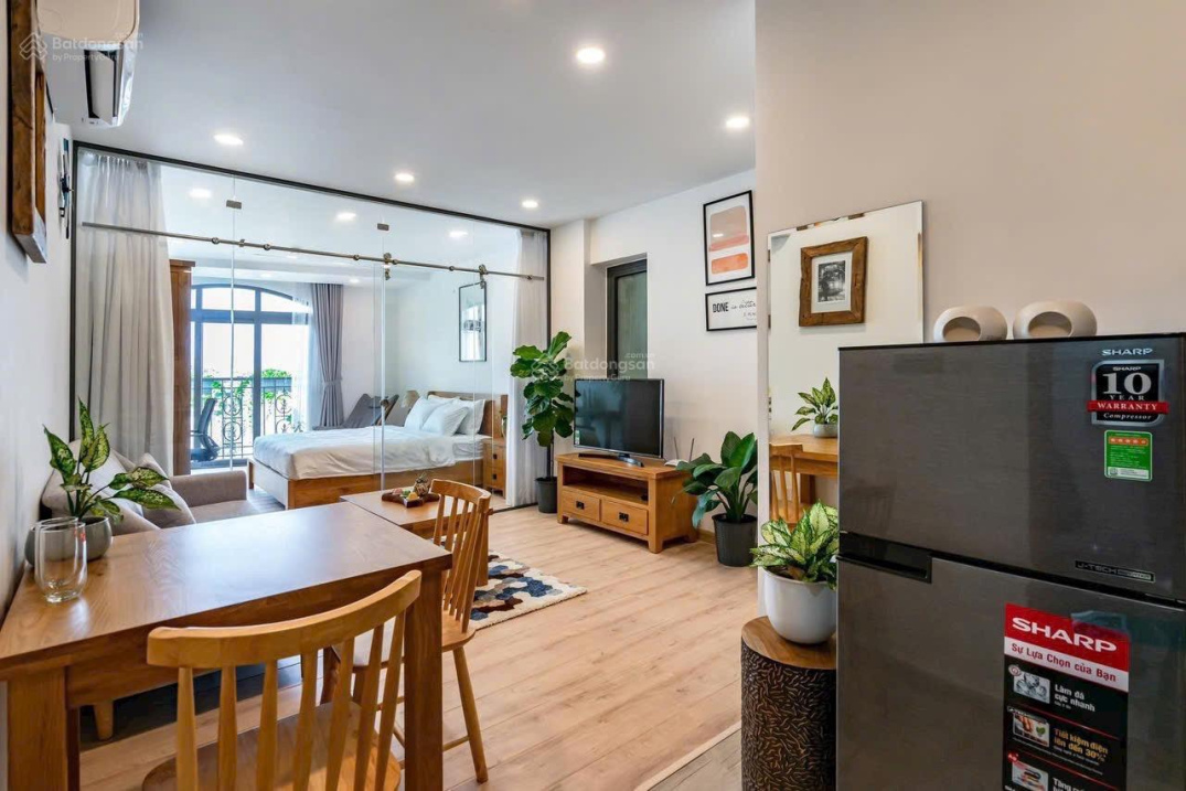 Modern 1-Bedroom Studio Near Nguyen Van Troi