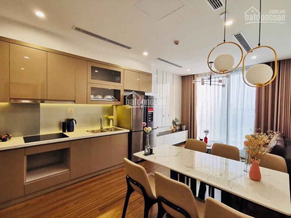 Modern 80m² Apartment with City Views