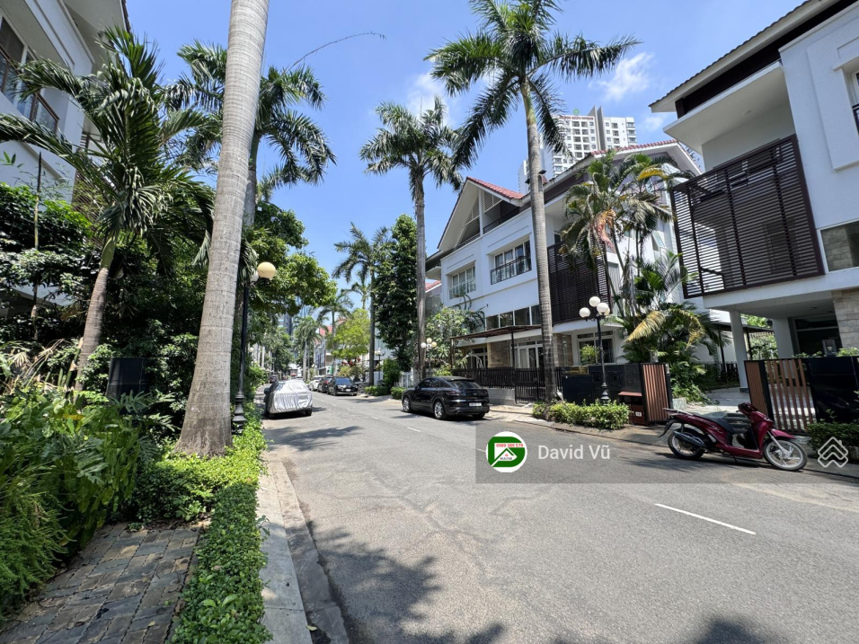 Ngân Long Villa for Rent - Prime Location on Nguyen Huu Tho Street