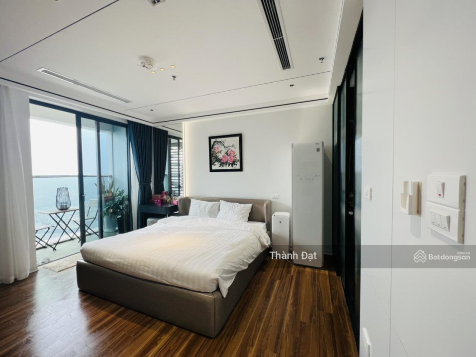 Modern 2-Bedroom Apartment in Cau Giay Center