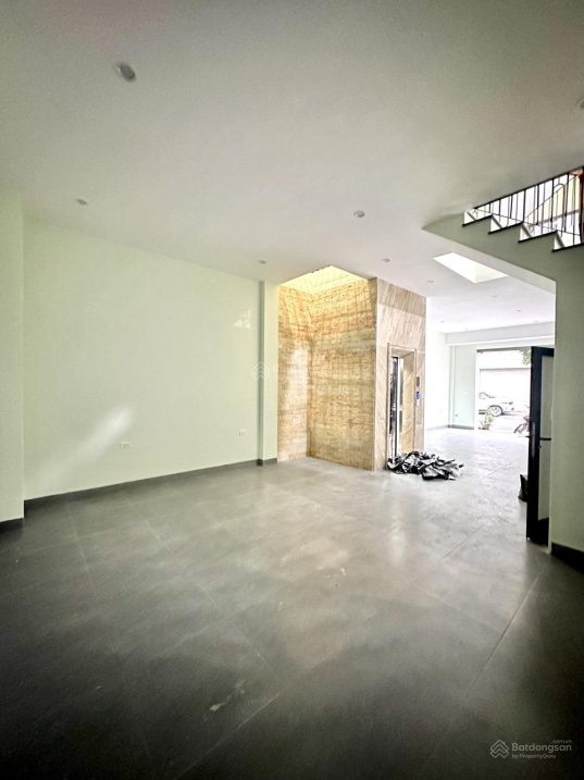 Modern Apartment Near Dong Tru Bridge
