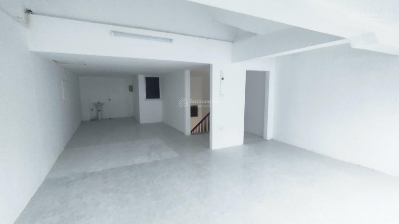 Spacious 75m² Townhouse with Air Conditioning