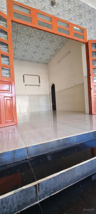 Spacious 150m² House with Three Bedrooms