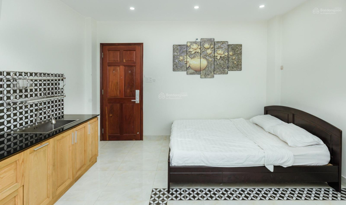 Modern Studio Apartment with Full Amenities