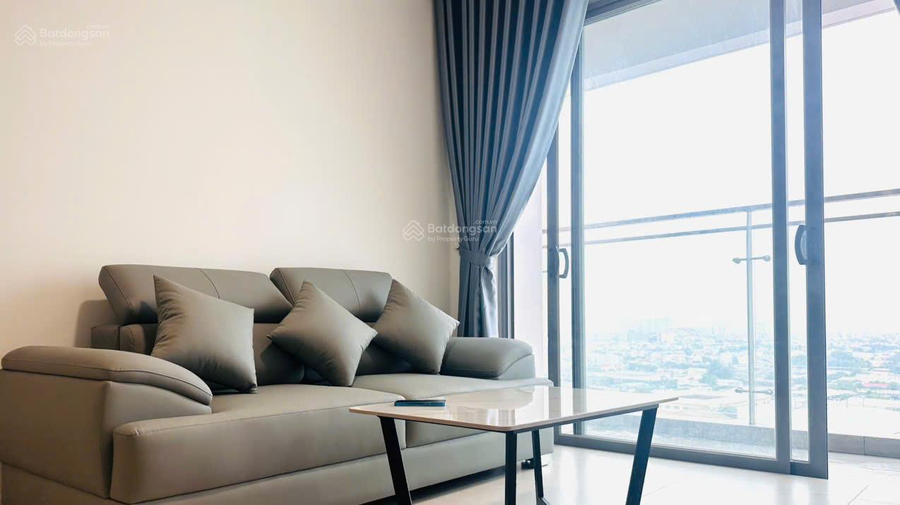 Pool View Apartment with Full Furnishings