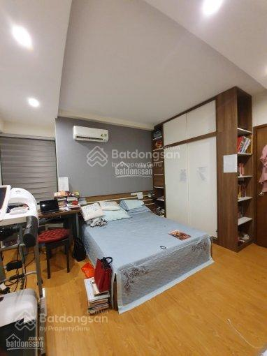 Modern 3-Bedroom Apartment with City Views