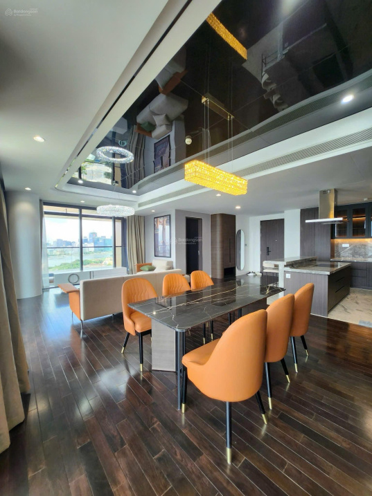 Luxury 212m² Empire City Apartment with Views