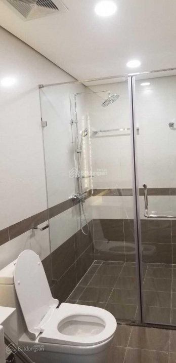High Floor Trang An Apartment with City Views