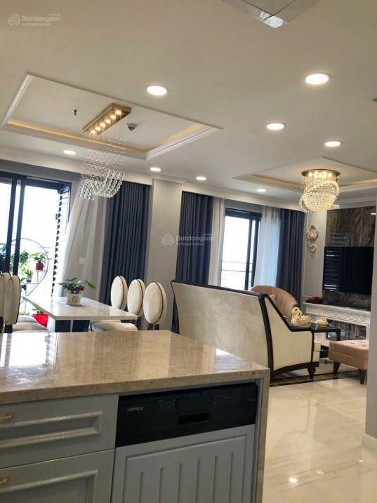 Luxury VIP Apartment in Golden Mansion Complex