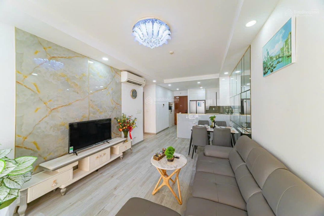 Modern 3-Bedroom Luxury Apartment in Kingston Residence