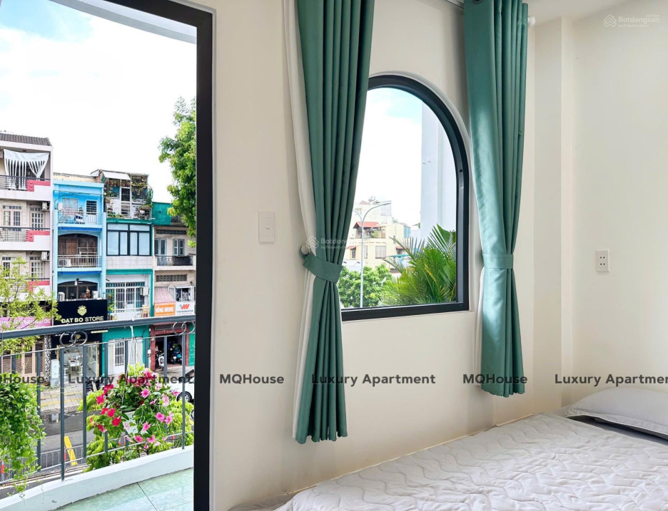 Modern 2BR Apartment with Balcony in District 10