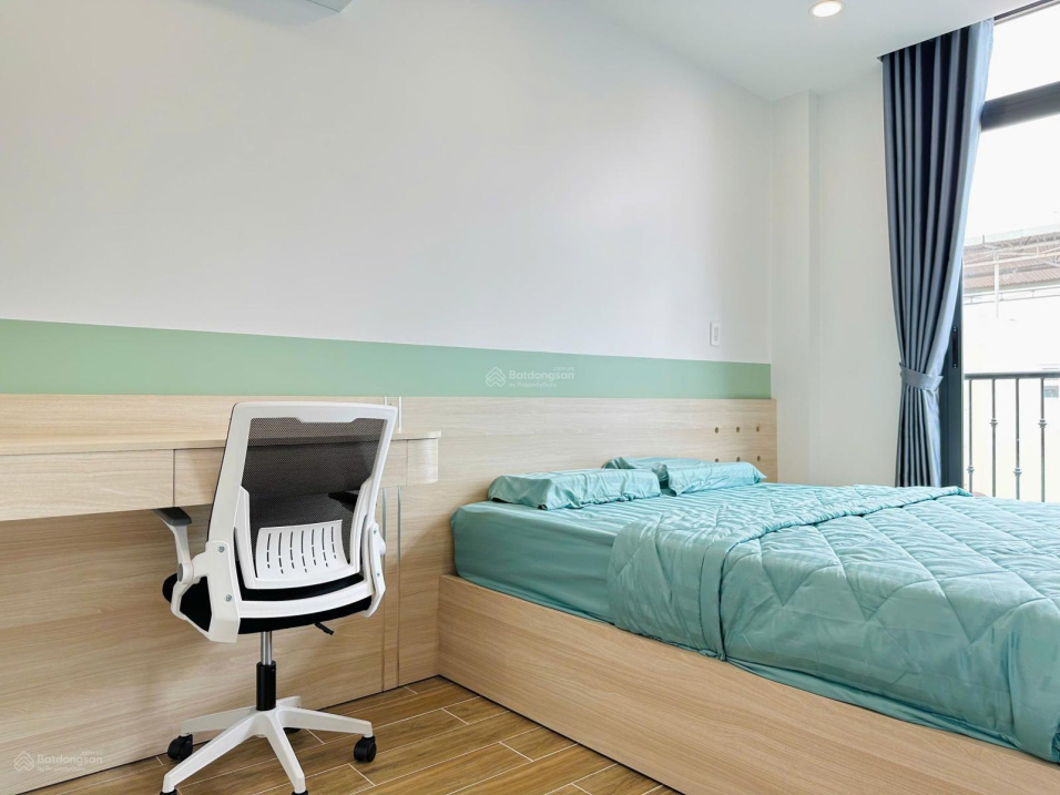 Modern Studio Apartment with Balcony in District 10