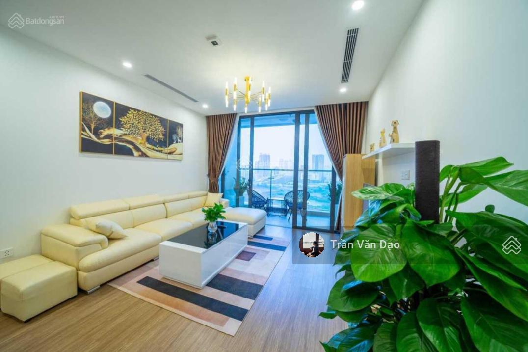 Modern Apartment with Designer Interior