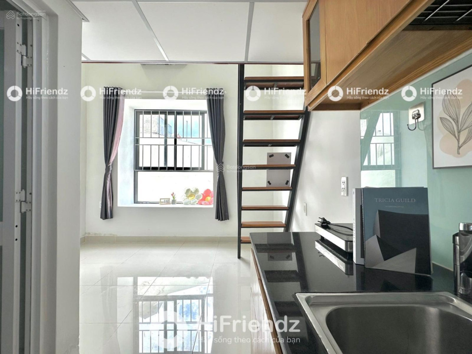Modern Duplex Near Crescent Mall with Full Furniture