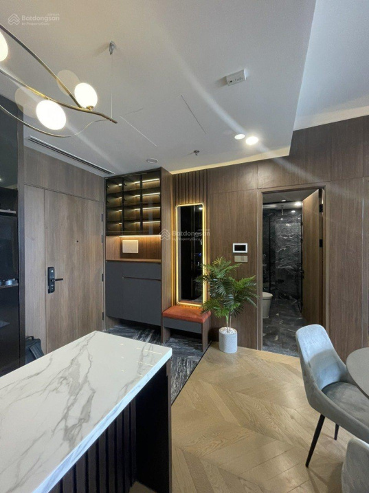 Modern 2-bedroom apartment with designer interior