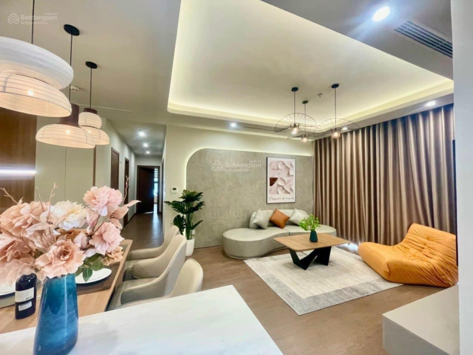 Modern 2-Bed Apartment with Designer Interior