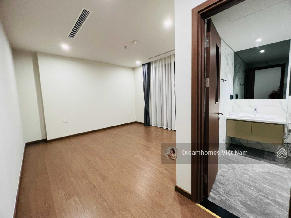 2-Bedroom Apartment at Vinhomes GreenBay Mễ Trì