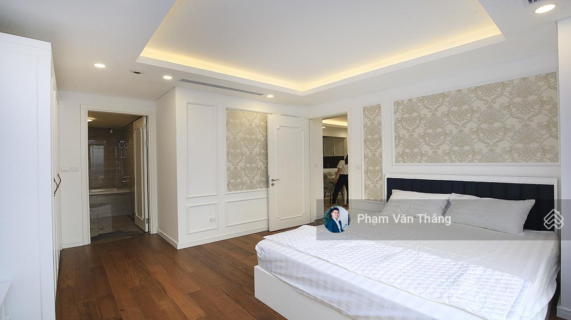 Luxury 3-Bedroom Vinhomes Apartment with City View