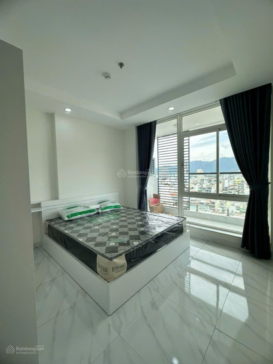 Modern 2-Bed Apartment with Designer Interior