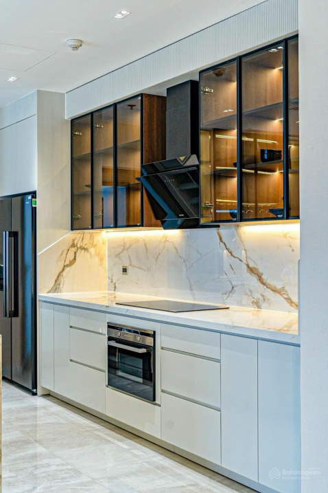 Luxurious 3-Bedroom Apartment with River View