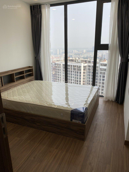 High-rise Apartment with City View near Nguyen Van Linh