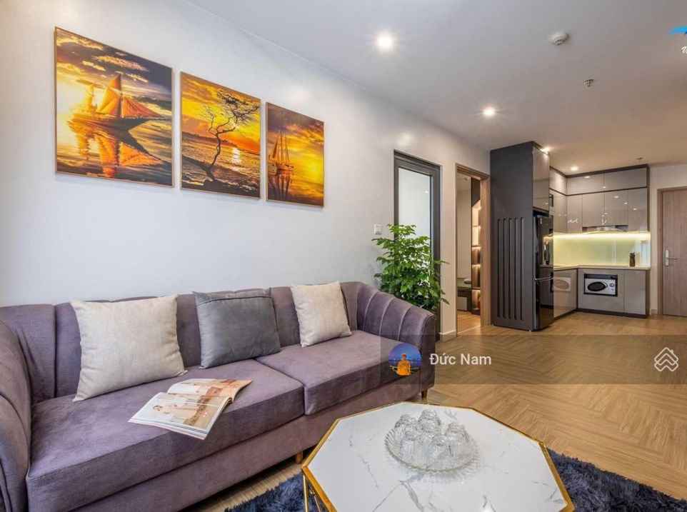 Spacious 3-Bed Apartment with Modern Interior